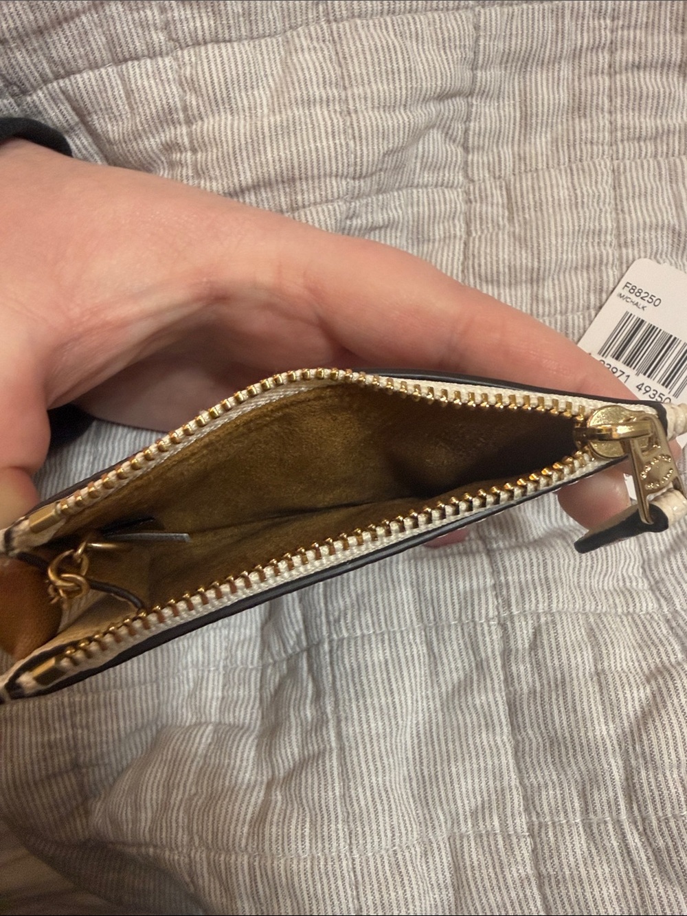 Coach Cream Leather Card Holder with Gold Key Ring - Picture 5 of 6